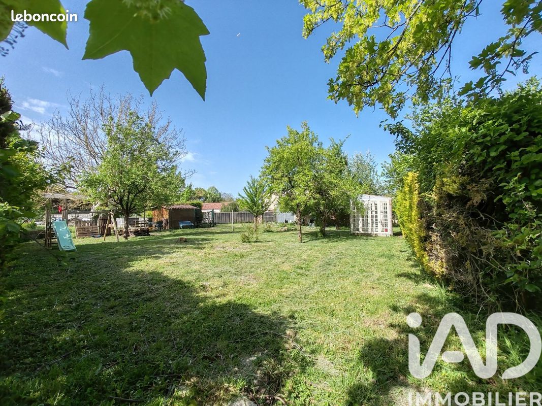 Maison 6 pièces 120 m² · à Vouhé · 120 m² · 230 000 €