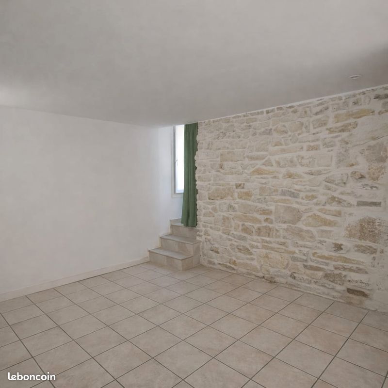 Appartement 3 pièces 82 m² · à Milhaud · 82 m² · 915 €/mois
