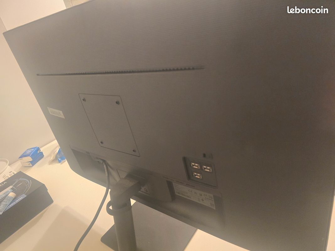 Samsung smart monitor M7 32 (image 5)