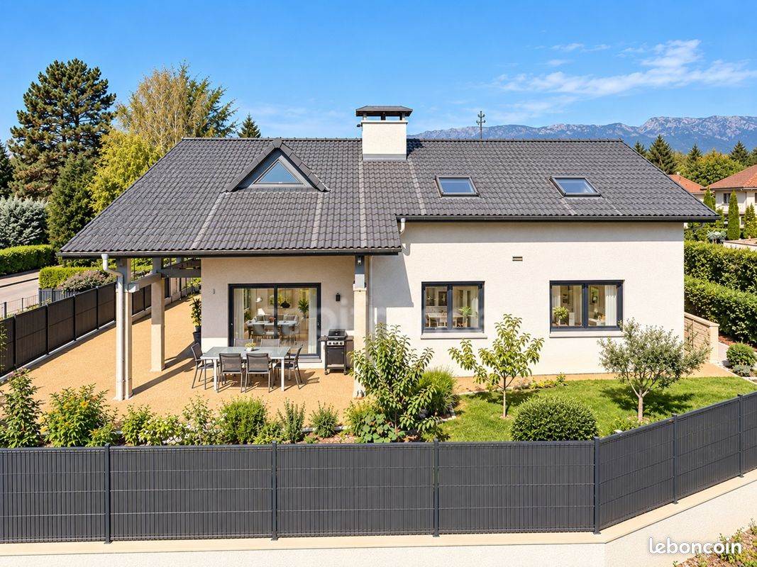 Maison 8 pièces 210 m² · à Prévessin-Moëns · 210 m² · 1 095 000 €