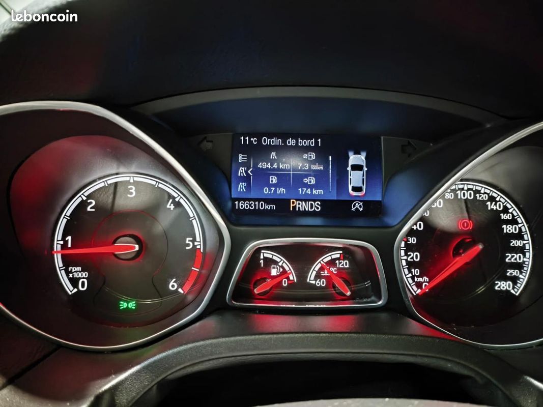 FORD FOCUS 2.0 TDCi - 185 - ST - CAM DE RECUL - RADAR AR - PARK ASSIST - DISTRIBUTION FAIT (image 18)