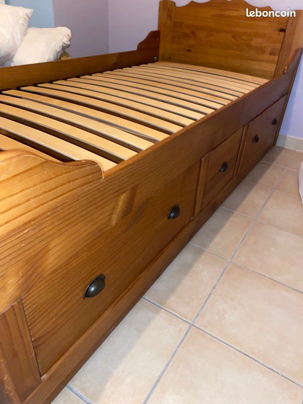 Lit en bois (image 3)