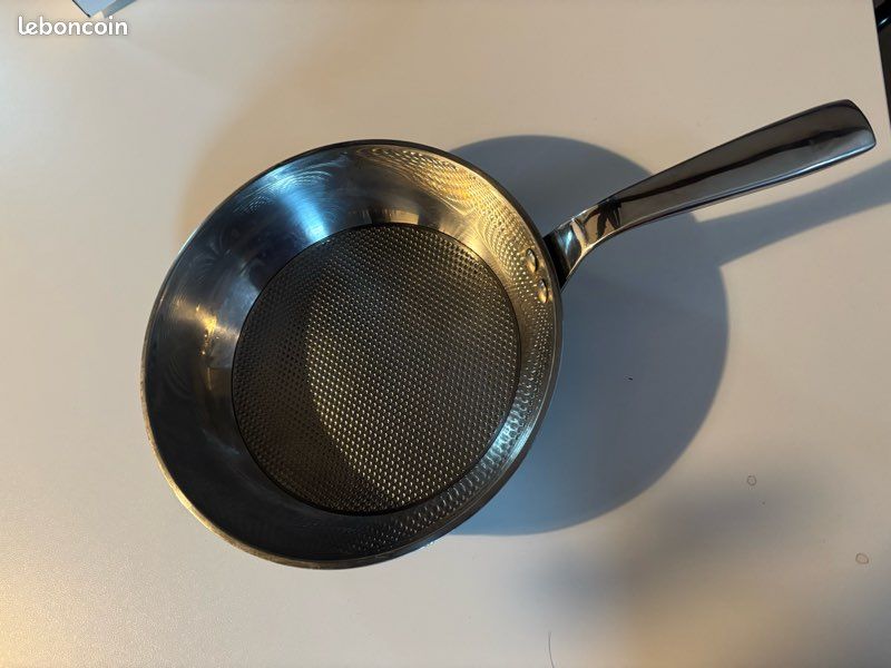 Poêle inox (acier inoxydable) – Anti-adhésive alvéolée (image 3)
