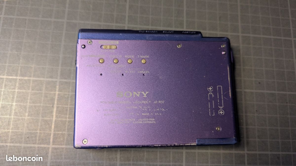 Minidisc Player Sony MD Walkman MZ-R37 Lila (Gebraucht) in Wichtrach für CHF 90 - nur Abholung Minidisc Player Sony MD Walkman MZ-R37 Lila (Gebraucht) in Wichtrach für CHF 90 - nur Abholung