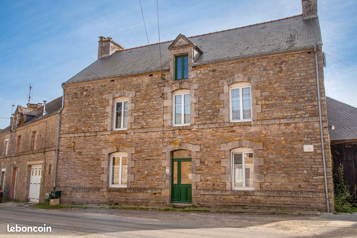 Maison 4 pièces 150 m² · à Saint-Servant · 150 m² · 169 000 €