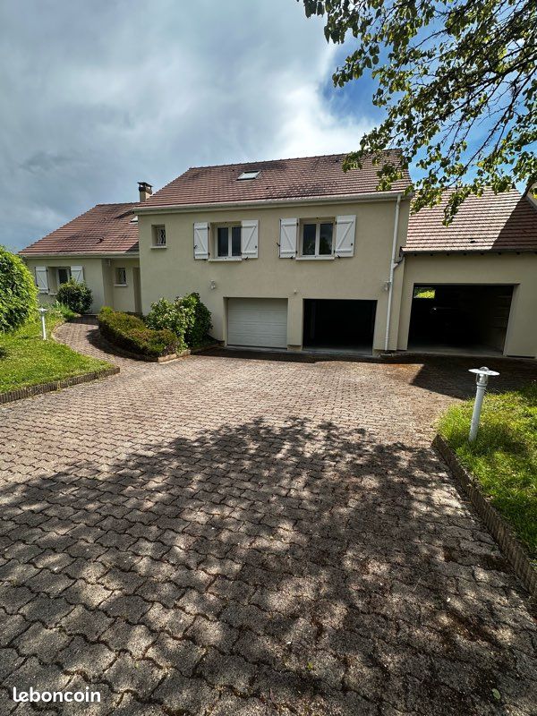 Maison 8 pièces 189 m² · à Charbuy · 189 m² · 327 500 €