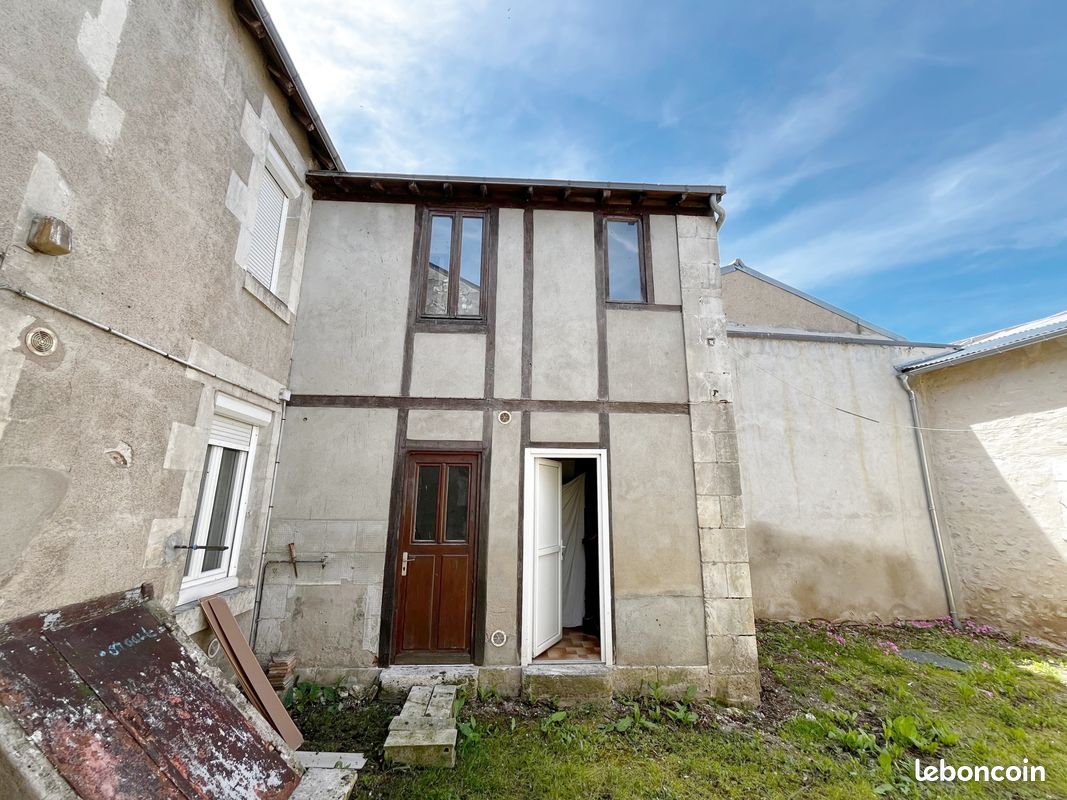 Maison 4 pièces 126 m² · à Issoudun · 126 m² · 69 000 €