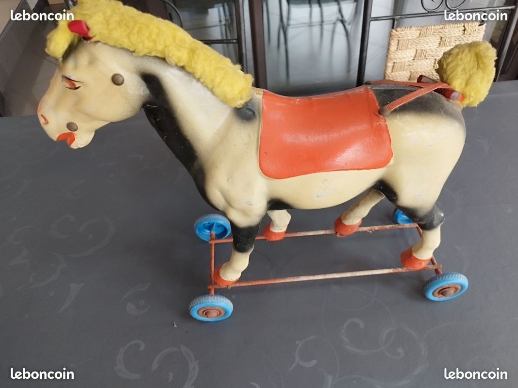 JOUET ANCIEN À TIRER - PETIT CHEVAL DE BOIS À ROULETTES - H : 19,5 cm EUR 25,00 - FR