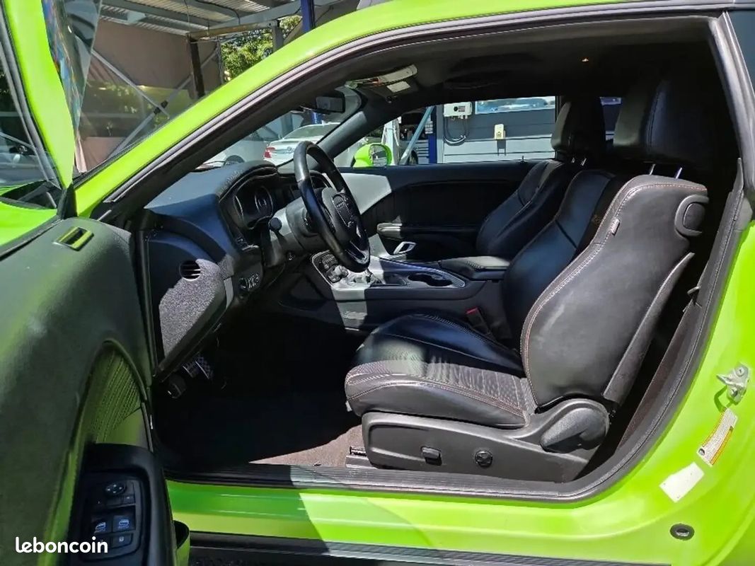 Dodge CHALLENGER 5.7 HEMI V8 375 CH - SHAKER - SELLERIE SHAKER - FAIBLE KILOMETRAGE (image 9)
