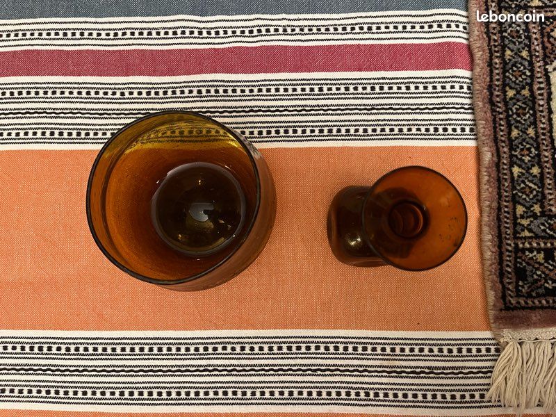 Duo de verrerie vintage ambrée – Coupe Biot bullée et Soliflore 60s/70s (image 4)