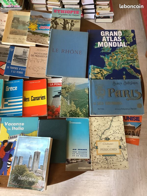 Lot d’environ 80 livres sur la médecine, la médecine douce, les régimes, le bien-être du corps, et sur différents lieux géographiques du monde…etc (image 11)