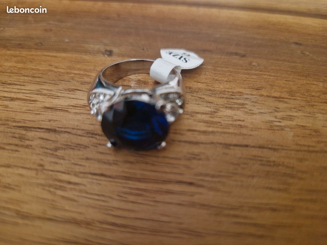 Bague elements swarowski imitation saphir (image 1)
