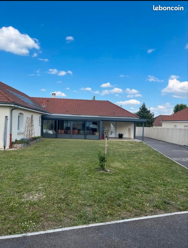 Maison 8 pièces 200 m² · à Saint-Lyé · 200 m² · 450 000 €