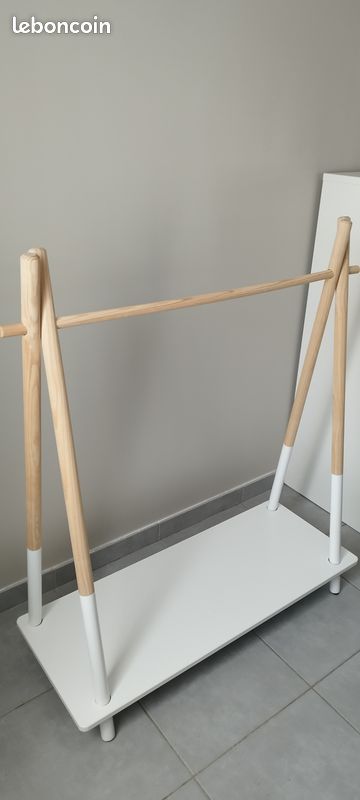 Vends Table à langer + Portant à vêtement de la marque Vertbaudet (image 3)