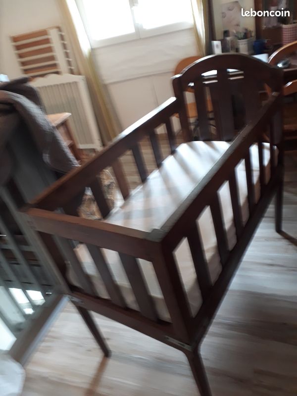 Lit enfant ancien (image 1)