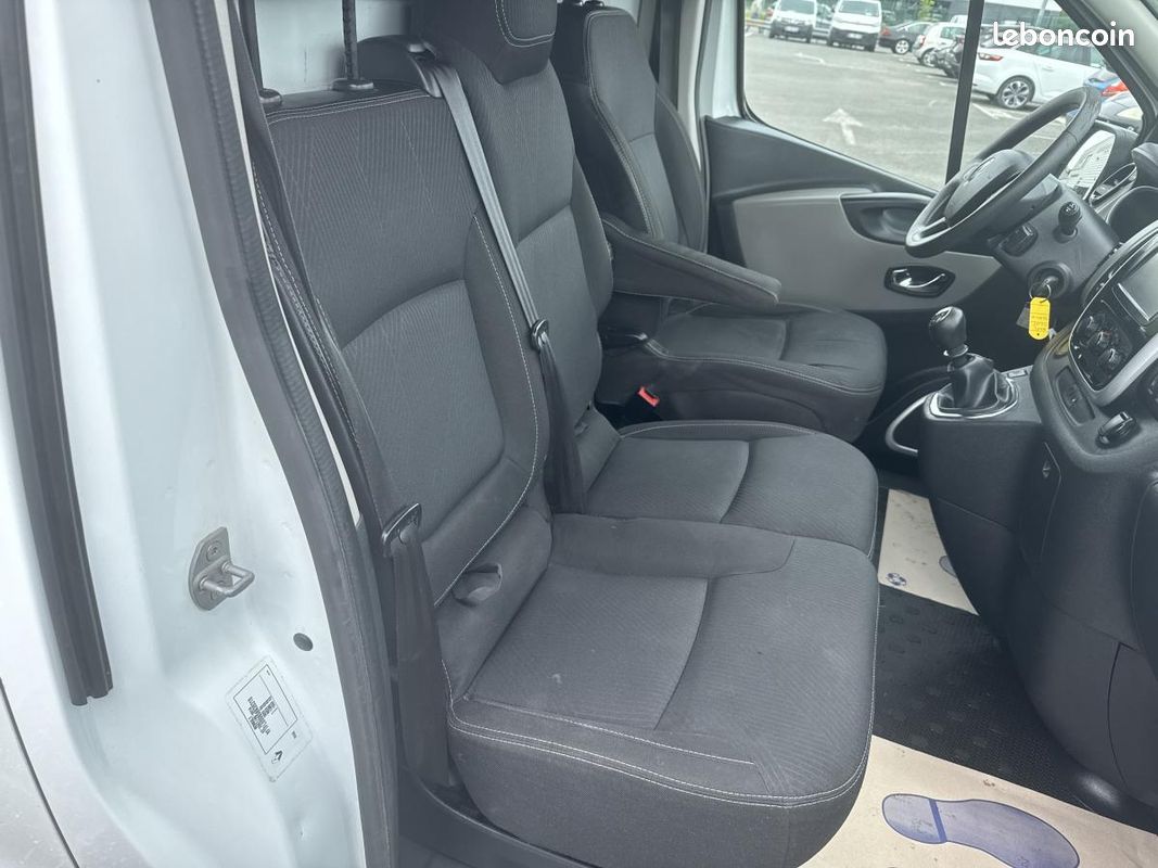 RENAULT TRAFIC L1H1 1000 Kg 1.6 Energy dCi - 125 Fourgon Grand Confort L1H1 (image 17)
