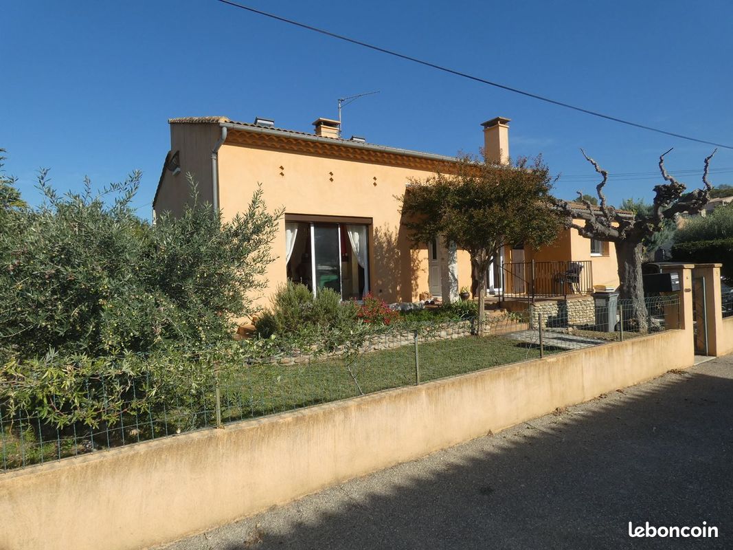Maison 4 pièces 105 m² · à Eyguières · 105 m² · 416 000 €