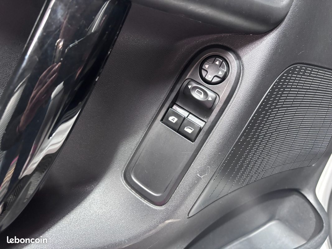 CITROEN C3 VTi 82ch Collection - Suivi Complet / Distribution OK (image 8)