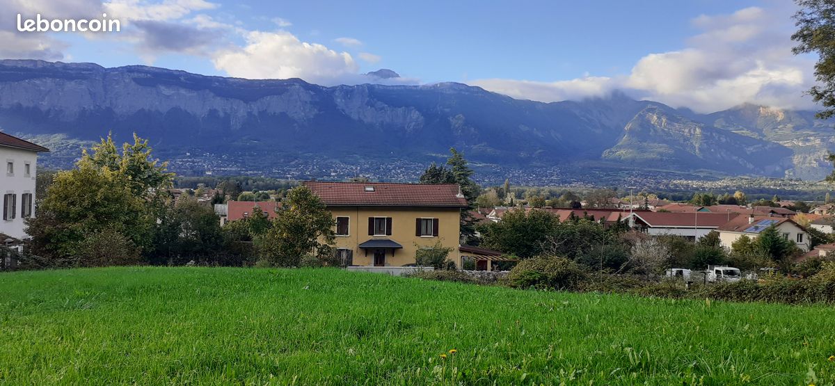 TERRAIN 760m² viabilisé au Versoud · à Le Versoud · 248 000 €