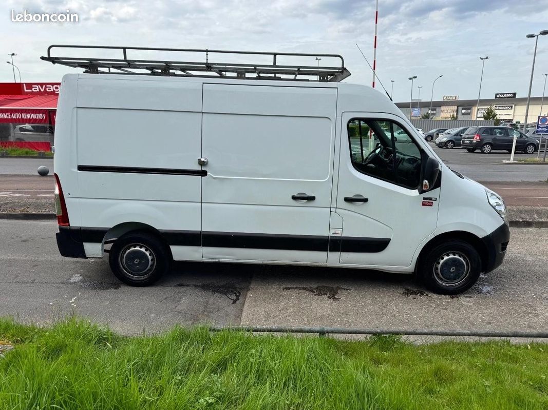 Renault Master Vu FOURGON 2.3 DCI 130 33 L2H2 CONFORT 10490 TTC(8741 HT) (image 3)