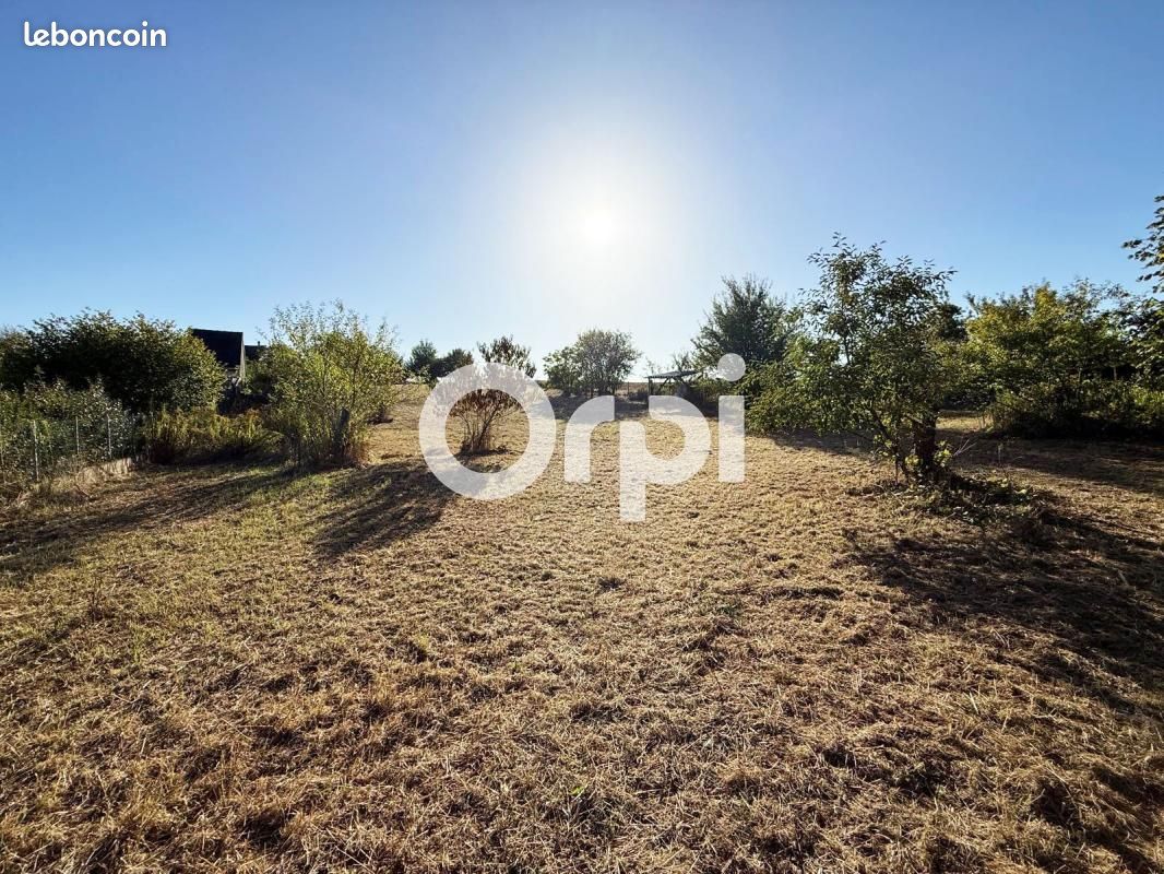 Terrain 2500 m² · à Villeneuve-Saint-Germain · 92 900 €