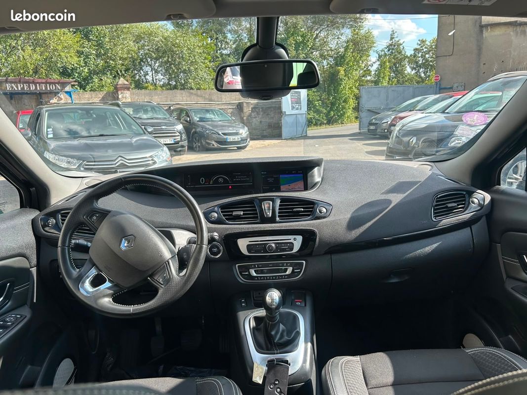RENAULT GRAND SCENIC III 1.2 130 Energy Bose Edition 7 Places (image 6)