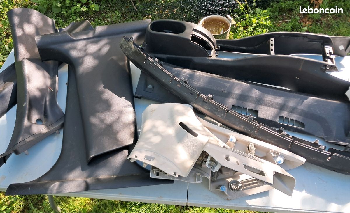 Cachés plastiques intérieur peugeot 207 5portes (image 1)