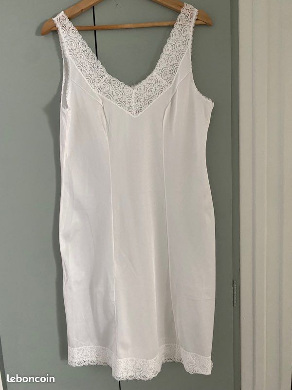 Combinaison / fond de robe neuf (image 1)