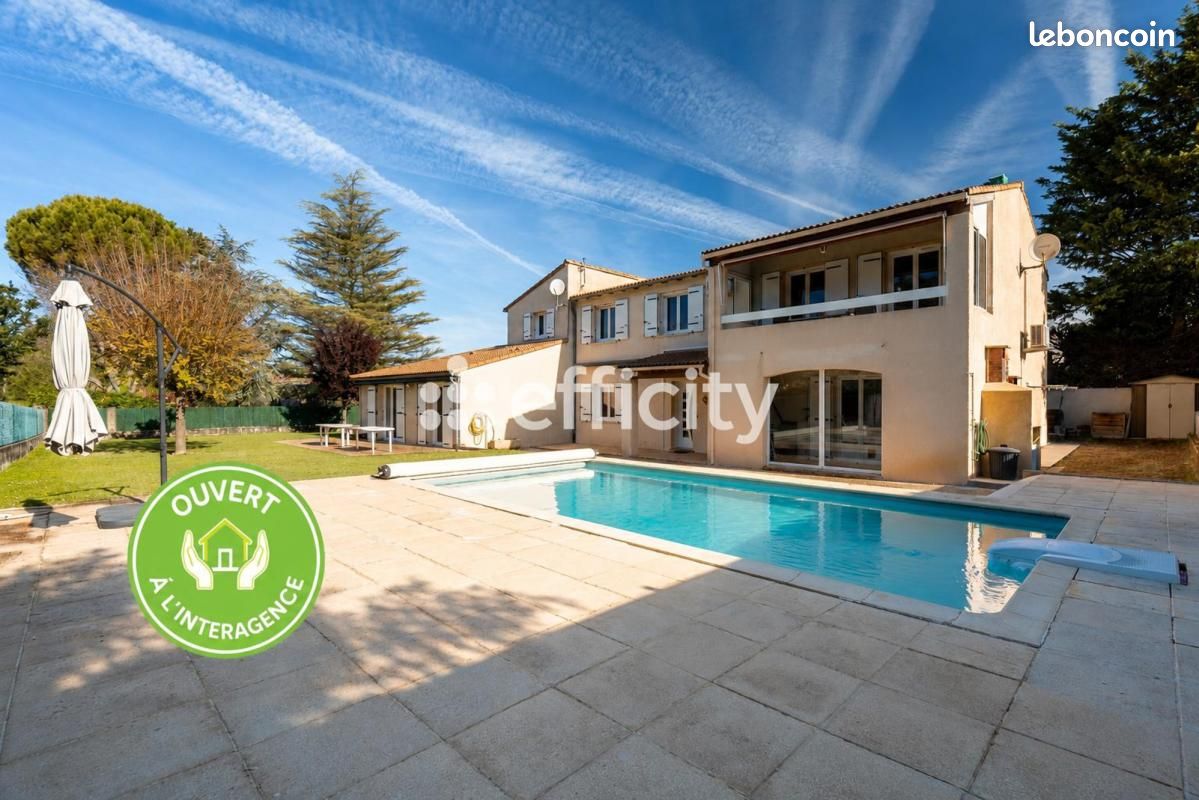 Maison 8 pièces 208 m² · à Simiane-Collongue · 208 m² · 900 000 €