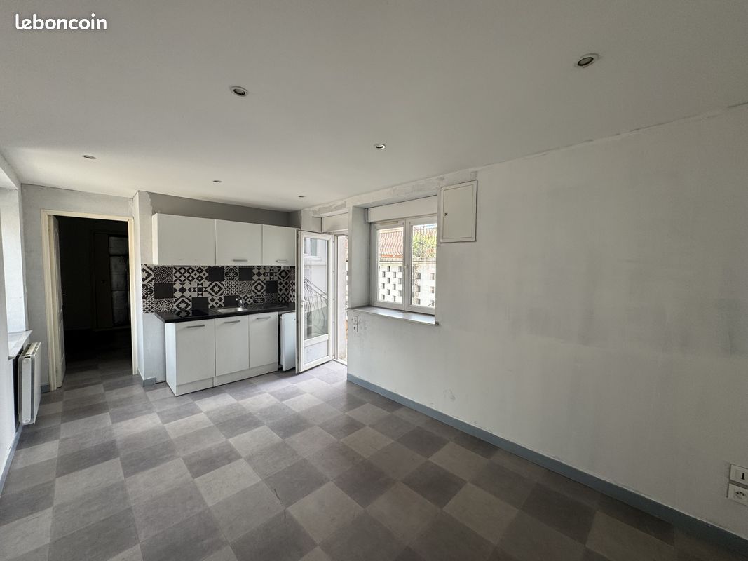 Appartement 2 pièces 25 m² · à Champagnole · 25 m² · 459 €