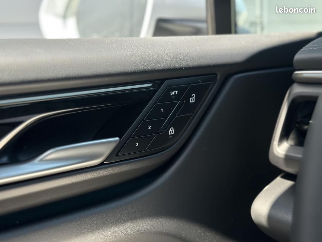 Porsche Macan ELECTRIQUE 360 CH 100KWH / 1RE MAIN FRANÇAISE ETAT NEUF (image 11)