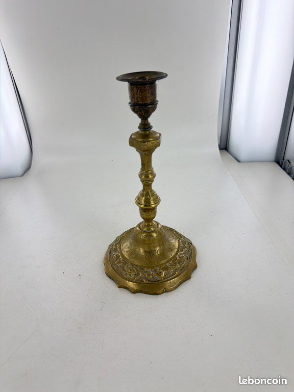 Magnifique Bougeoir,, Chandelier,, vintage en bronze, avec de très jolis motifs (image 1)