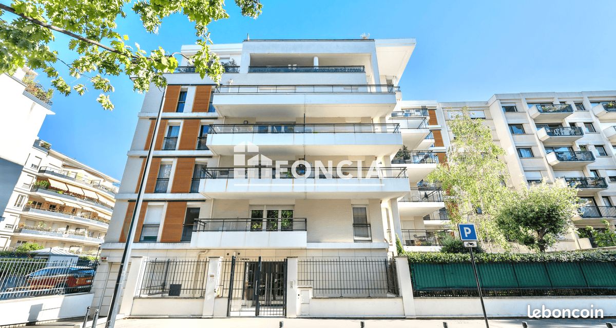 Appartement 1 pièce 28 m² · à Courbevoie · 28 m² · 245 000 €