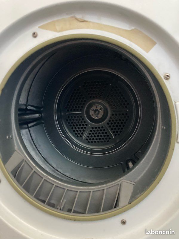 Urgent 🚨 Machine Sèche linge Bluesky BSL52E 74 cm hauteur sur 63cm largeur très bon état disponible a Pantin rue delizy (image 6)
