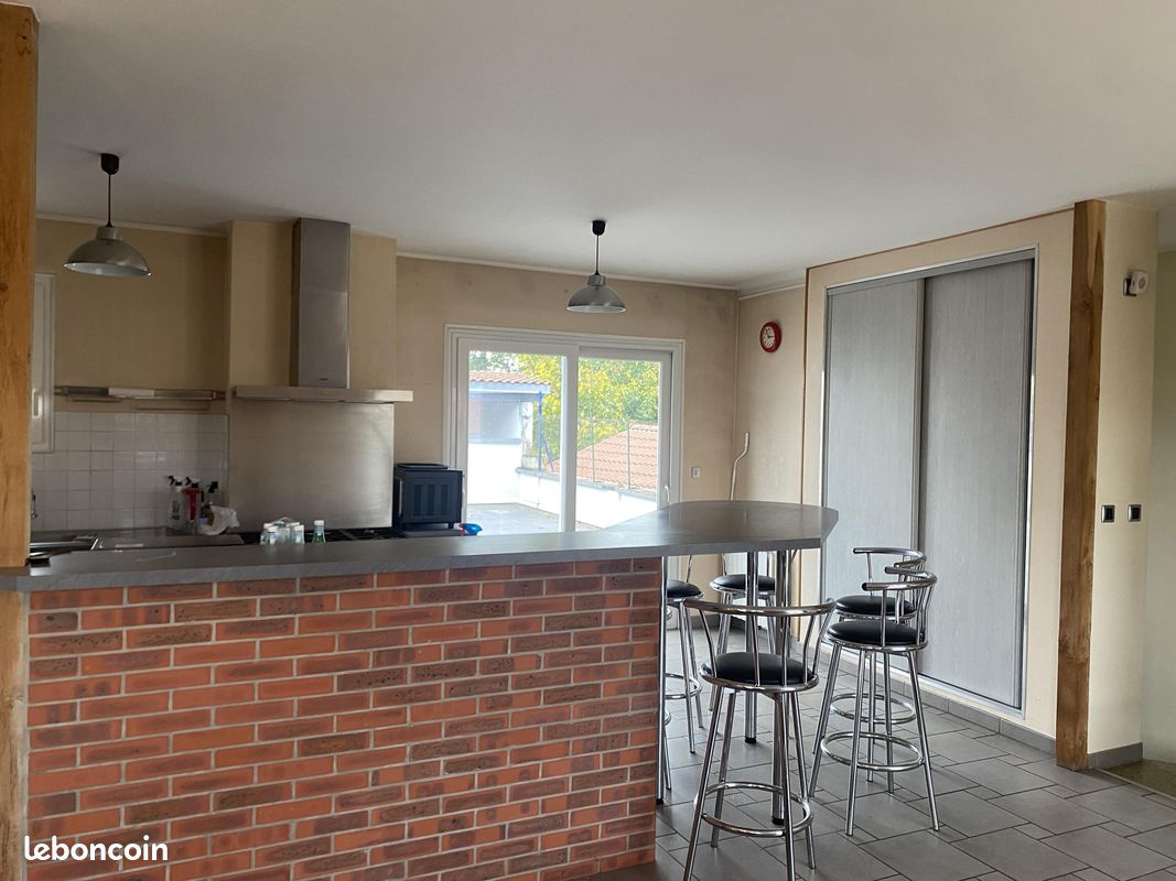 Immeuble 10 pièces 145 m² · à Joze · 145 m² · 299 000 €