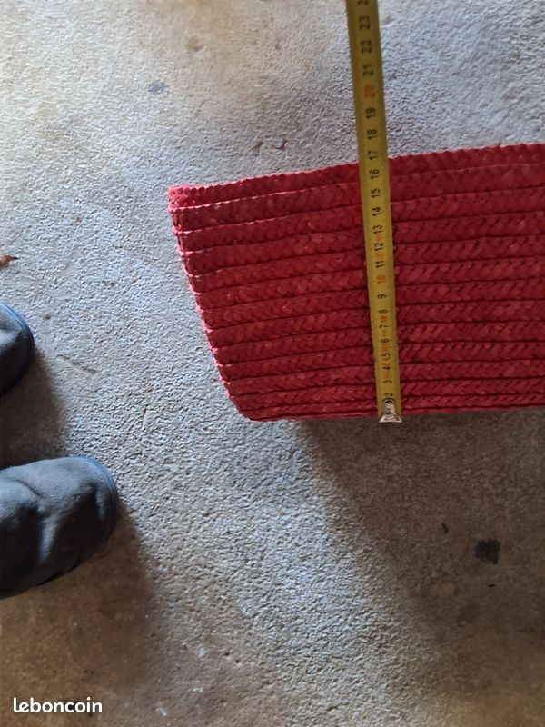 Panier plastique osier rouge (image 1)