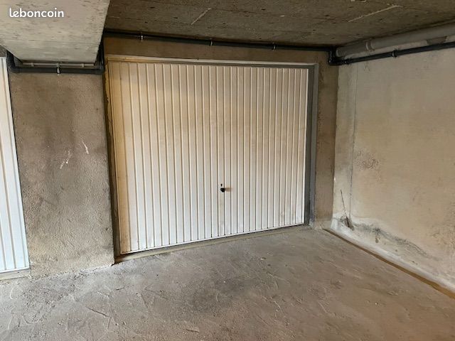 Garage · à Trans-en-Provence · 23 000 €