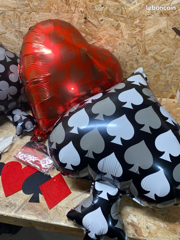 Kit Poker Party - Ballons, guirlandes, pailles - rouge, blanc et noir - Neuf (image 4)