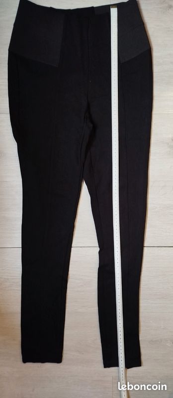 Survêtement Femme ESMARA - Taille M, Neuf Avec étiquettes, Couleur Rouge, Style Pull, Marque Lidl