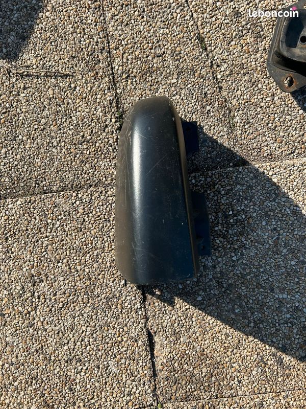 Cache latéral droit trafic 3 - Équipement auto