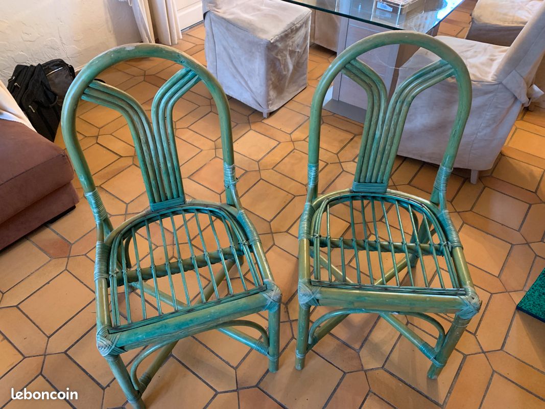 Chaises vertes maugrion (image 1)