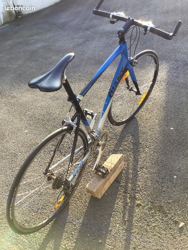 Vélo de route GIANT (image 3)