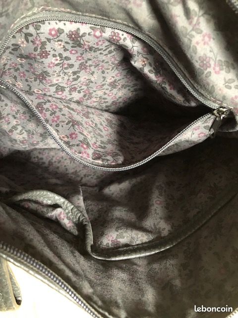 Mélanie - Sac à main bandoulière gris synthétique 26x26 cm (image 5)