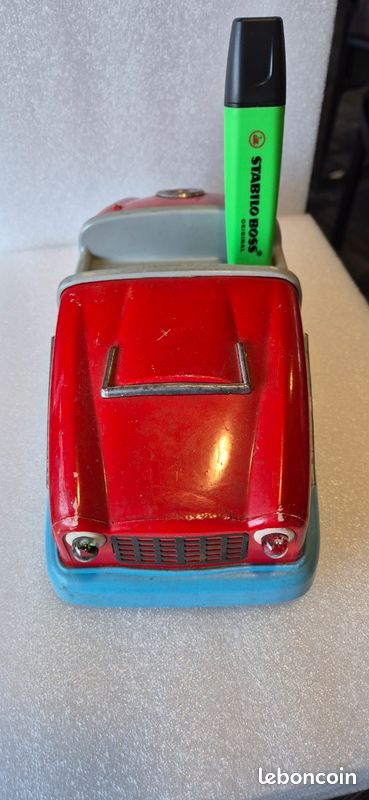 Lot 2 Anciens jouets voiture auto-tamponneuse Mont-Blanc