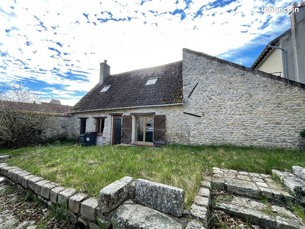 Maison 6 pièces 168 m² · à Saclas · 168 m² · 229 000 €