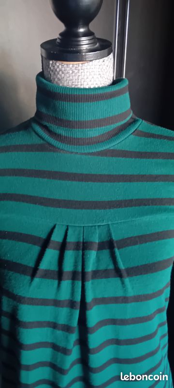À vendre Pull vert émeraude rayé noir Yessica – Taille M – Col