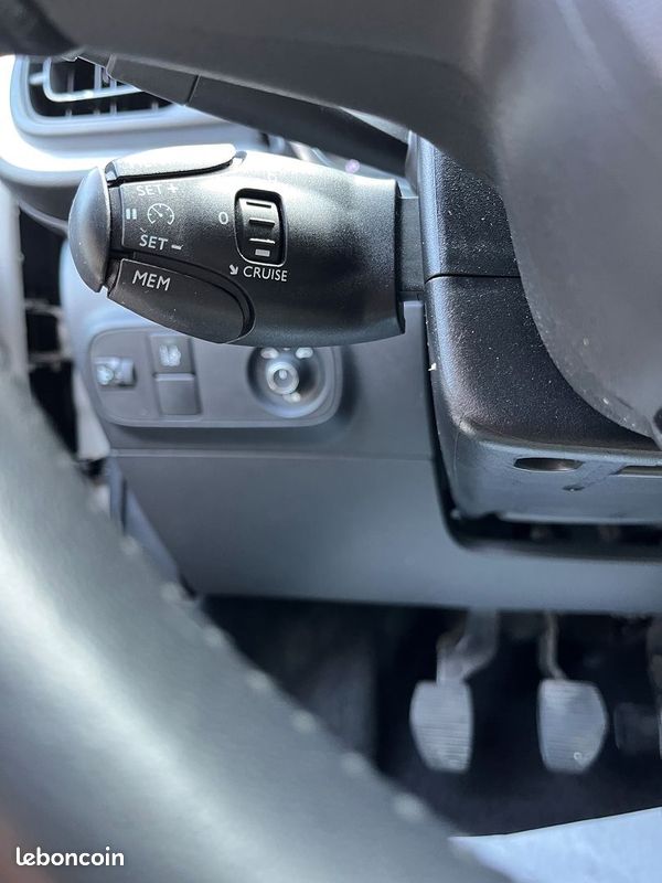 Citroen C3 1.2 PURETECH 83CH FEEL BUSINESS R (image 19)