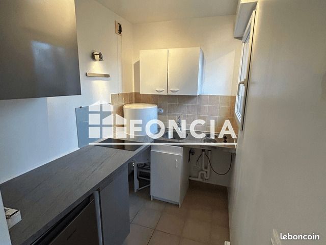 Appartement a louer  - 1 pièce(s) - 27.6 m2 - Surfyn