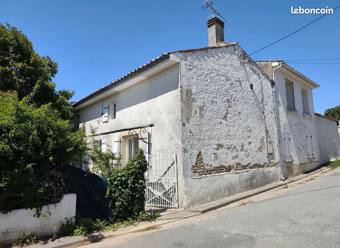Maison 4 pièces 160 m² · à Néré · 160 m² · 90 000 €