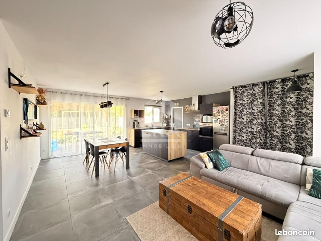Maison 4 pièces 93 m² · à Ferrières · 93 m² · 274 000 €